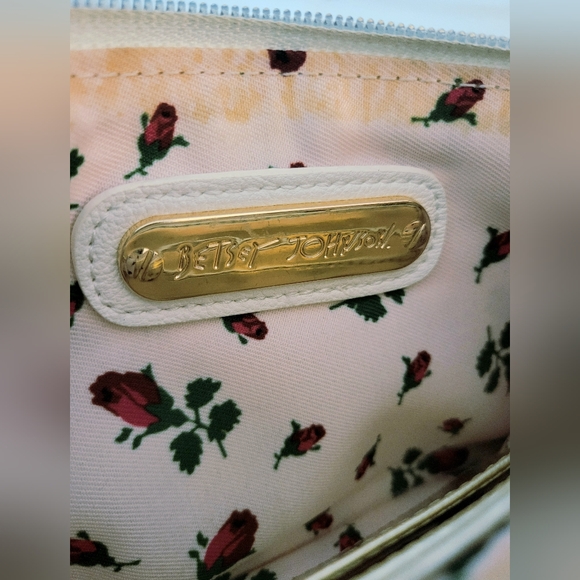 🎉Betsey Johnson Crab Striped Wristlet 🎉 DESIGNER CLEARANCE DEAL - Picture 8 of 13